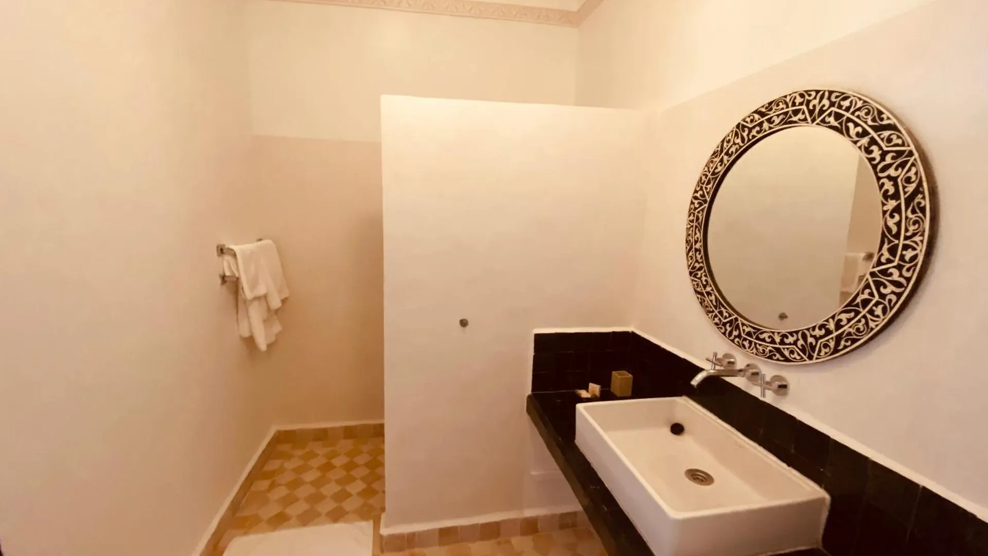 Riad New Moon Marrakesz 3*,